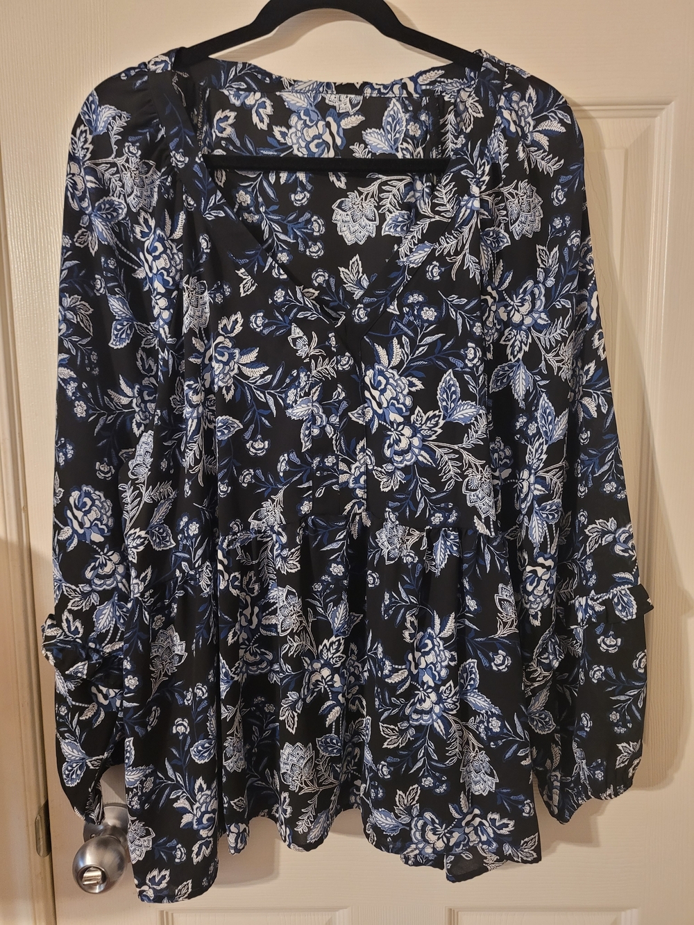 Women’s Black & Blue Floral Blouse